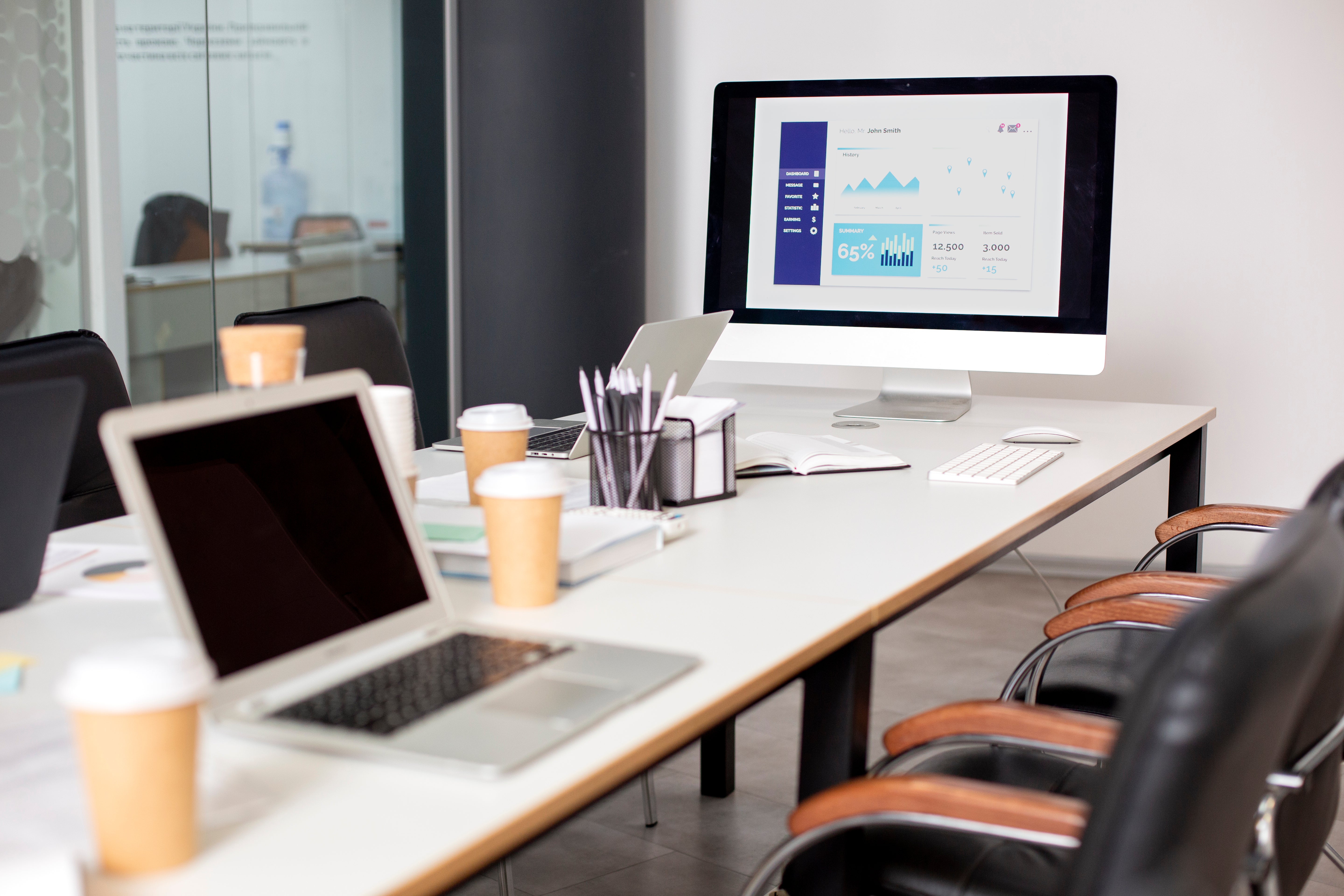 How to Choose the Right Office Tables Online for Productivity